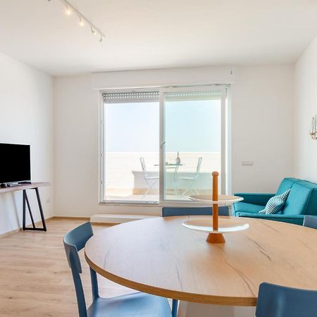 Waterfront Apartment With Seaview Balcony Bari Bagian luar foto