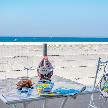 Waterfront Apartment With Seaview Balcony Bari Bagian luar foto
