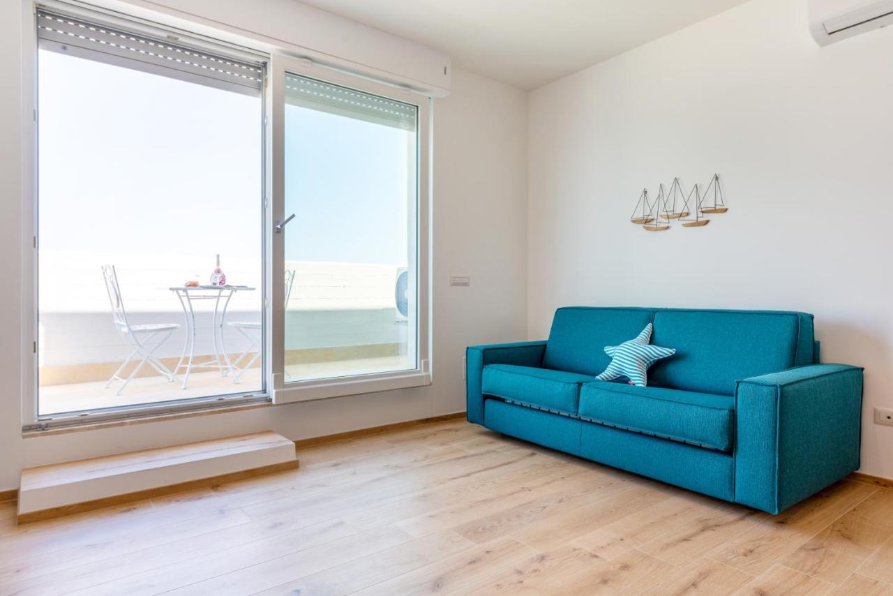 Waterfront Apartment With Seaview Balcony Bari Bagian luar foto